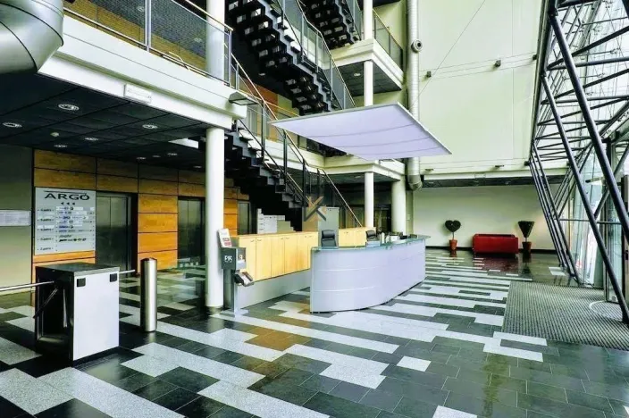 Pronájem kanceláře, Praha - Vokovice, Evropská, 2200 m2