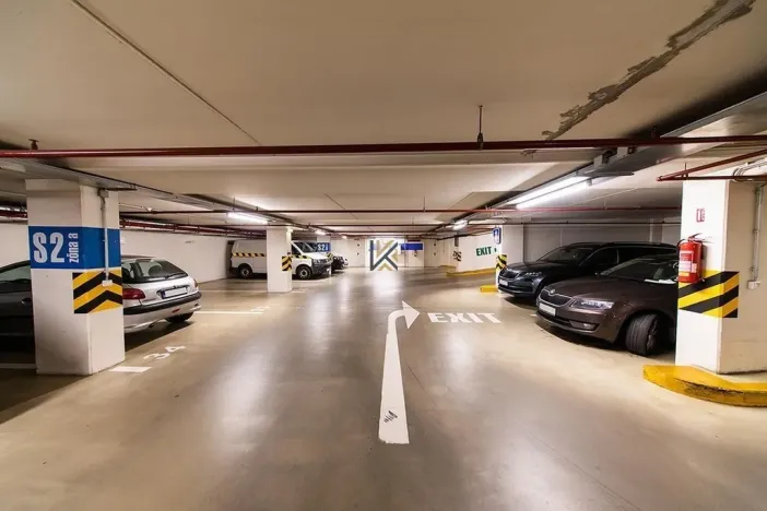 Pronájem kanceláře, Praha - Karlín, Ke Štvanici, 1330 m2