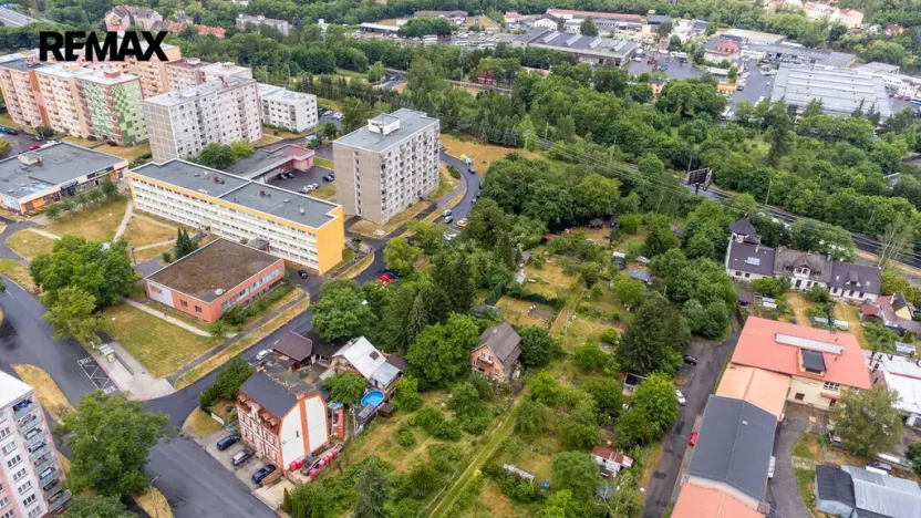 Prodej komerčního pozemku, Karlovy Vary, Uvalská, 1700 m2