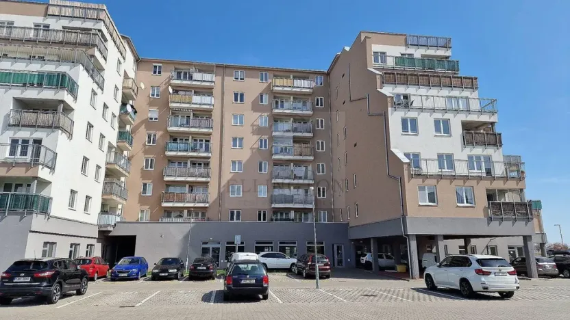 Pronájem bytu 1+kk, Klecany, V Honech, 35 m2