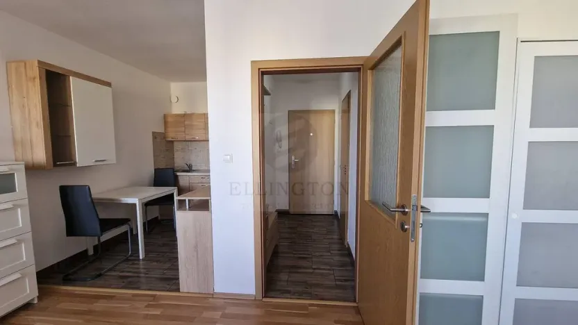 Pronájem bytu 1+kk, Klecany, V Honech, 35 m2