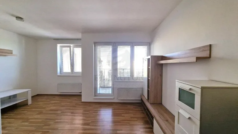 Pronájem bytu 1+kk, Klecany, V Honech, 35 m2