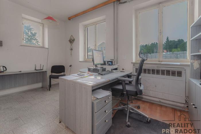 Prodej výrobních prostor, Moravský Krumlov, Pod Leskounem, 2555 m2