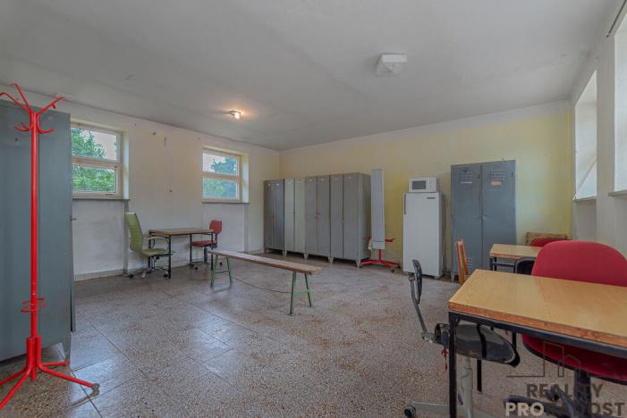 Prodej výrobních prostor, Moravský Krumlov, Pod Leskounem, 2555 m2