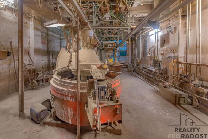 Prodej výrobních prostor, Moravský Krumlov, Pod Leskounem, 2555 m2