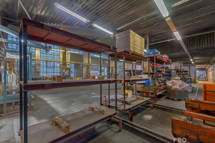 Prodej výrobních prostor, Moravský Krumlov, Pod Leskounem, 2555 m2