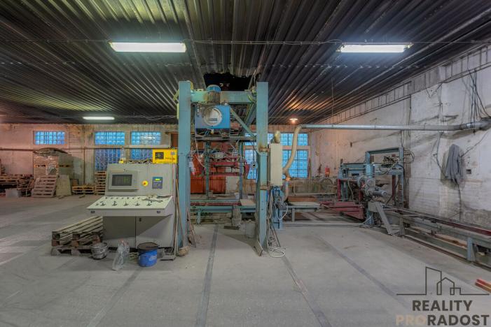 Prodej výrobních prostor, Moravský Krumlov, Pod Leskounem, 2555 m2