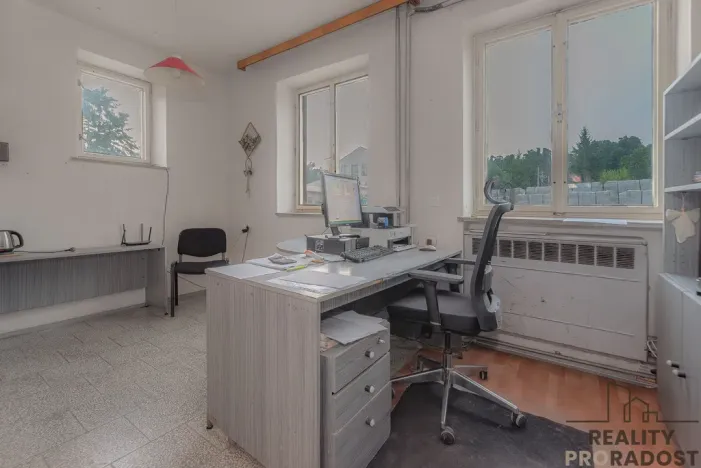 Prodej výrobních prostor, Moravský Krumlov, Pod Leskounem, 2555 m2