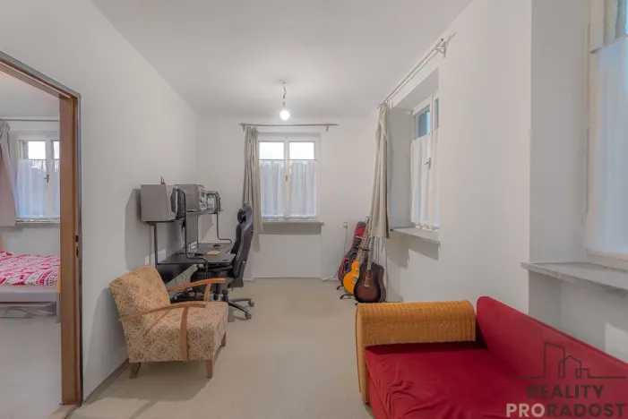 Prodej výrobních prostor, Moravský Krumlov, Pod Leskounem, 2555 m2