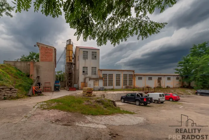 Prodej výrobních prostor, Moravský Krumlov, Pod Leskounem, 2555 m2