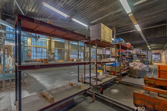 Prodej výrobních prostor, Moravský Krumlov, Pod Leskounem, 2555 m2