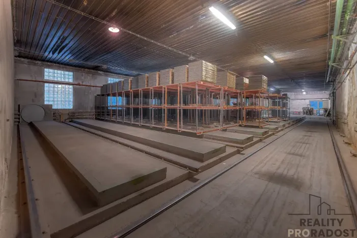 Prodej výrobních prostor, Moravský Krumlov, Pod Leskounem, 2555 m2