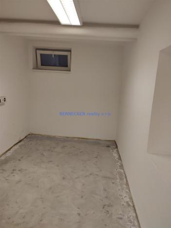 Pronájem kanceláře, Hradec Králové, Kollárova, 64 m2