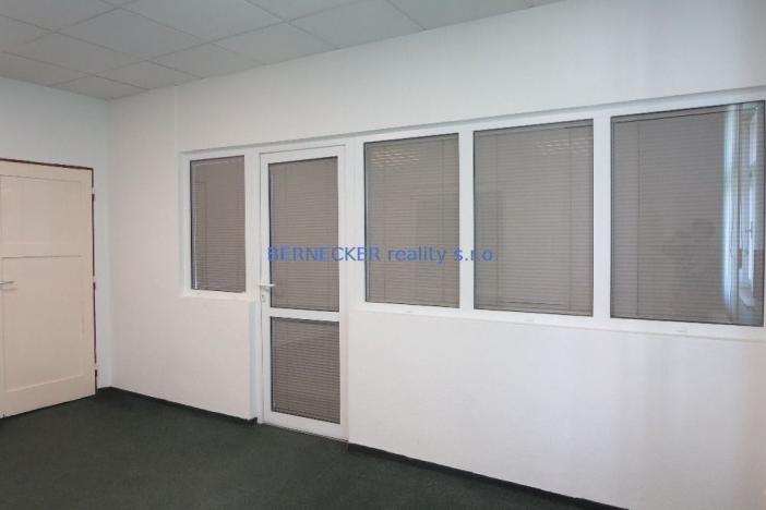 Pronájem kanceláře, Hradec Králové, Bieblova, 35 m2