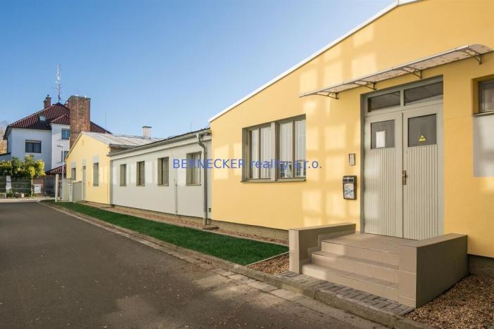 Pronájem kanceláře, Hradec Králové, Bieblova, 35 m2