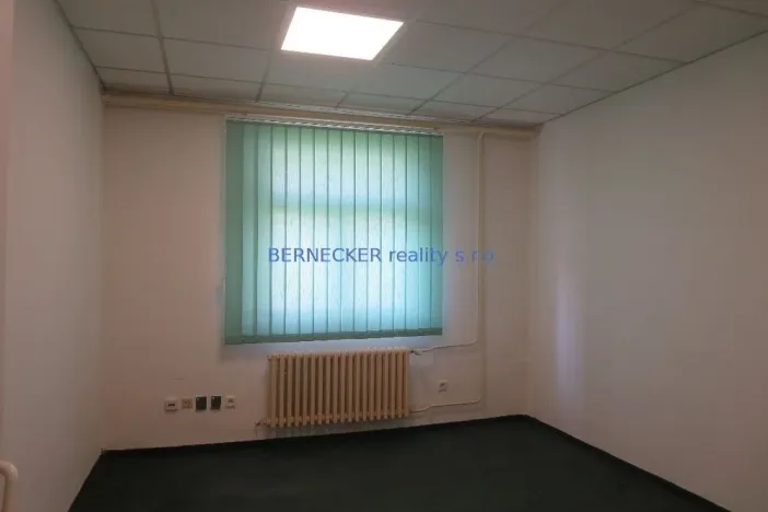 Pronájem kanceláře, Hradec Králové, Bieblova, 35 m2