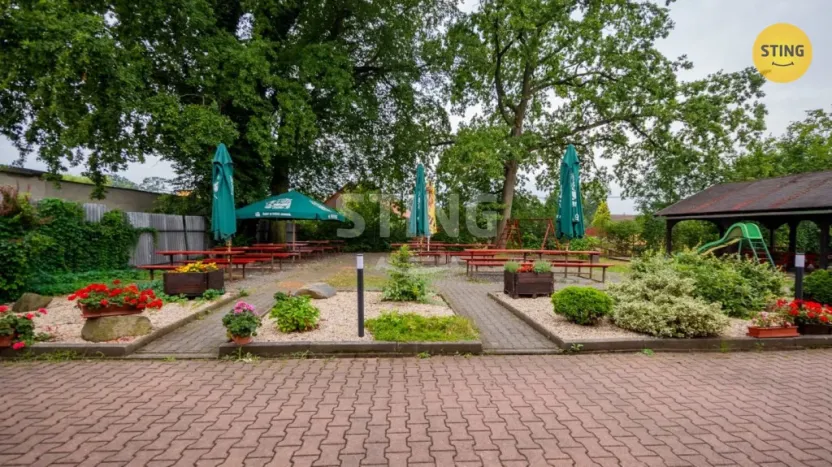 Prodej restaurace, Paskov, Náměstí, 500 m2