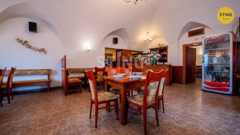 Prodej restaurace, Paskov, Náměstí, 500 m2