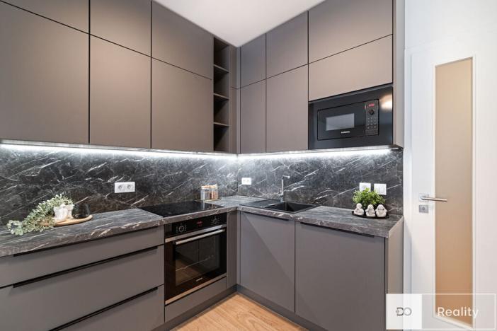 Prodej bytu 2+kk, Praha - Hrdlořezy, Mezilehlá, 85 m2