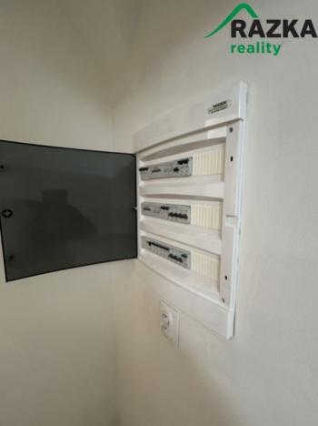 Pronájem obchodního prostoru, Planá, nám. Svobody, 65 m2