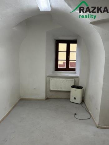 Pronájem obchodního prostoru, Planá, nám. Svobody, 65 m2