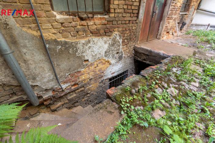 Prodej obchodního prostoru, Karlovy Vary, Svahová, 446 m2