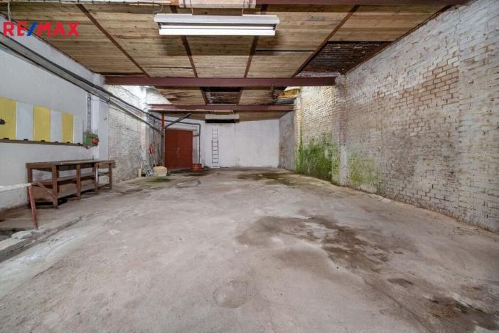 Prodej obchodního prostoru, Karlovy Vary, Svahová, 446 m2