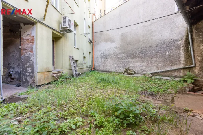 Prodej obchodního prostoru, Karlovy Vary, Svahová, 446 m2