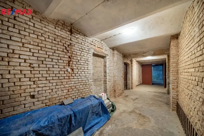 Prodej obchodního prostoru, Karlovy Vary, Svahová, 446 m2