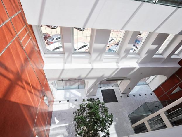 Pronájem kanceláře, Praha - Karlín, Křižíkova, 940 m2