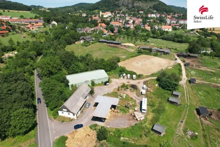 Prodej komerčního pozemku, Třebušín, 225295 m2