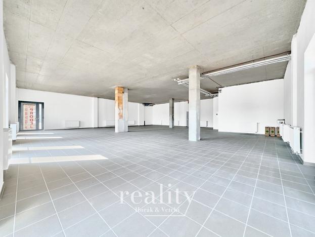 Prodej obchodního prostoru, Znojmo, Kosmákova, 216 m2