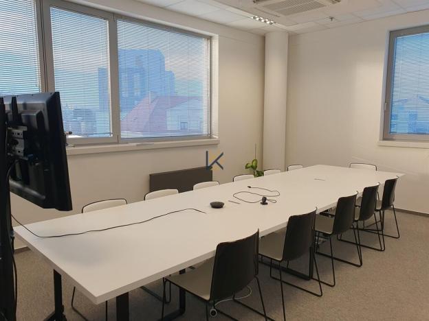 Pronájem kanceláře, Praha - Holešovice, Jankovcova, 478 m2