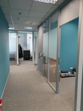 Pronájem kanceláře, Praha - Holešovice, Jankovcova, 478 m2