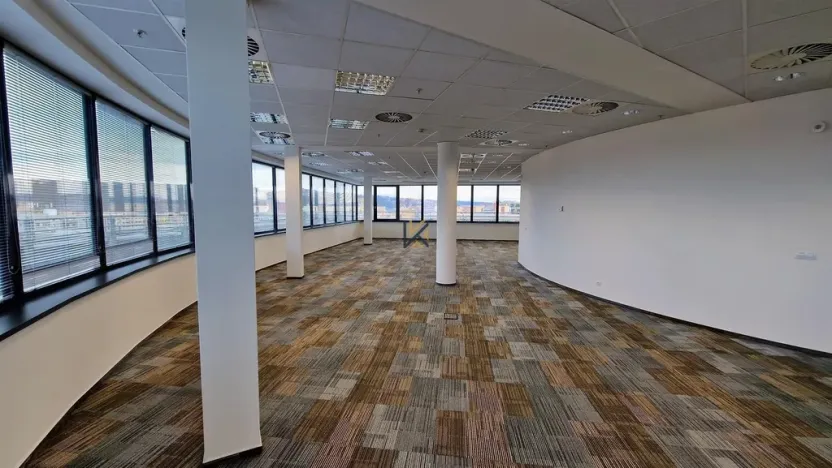 Pronájem kanceláře, Praha - Libeň, Českomoravská, 746 m2