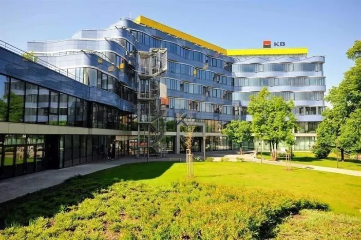 Pronájem kanceláře, Praha - Libeň, Českomoravská, 708 m2