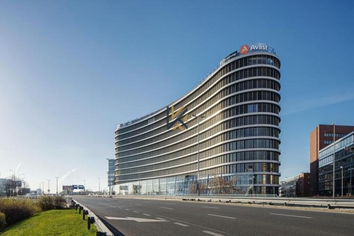 Pronájem kanceláře, Praha - Nusle, Pikrtova, 887 m2