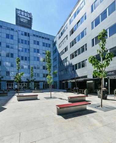 Pronájem kanceláře, Praha - Smíchov, Plzeňská, 730 m2