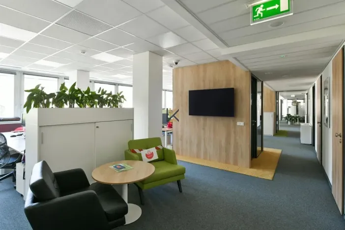 Pronájem kanceláře, Praha - Smíchov, Plzeňská, 730 m2