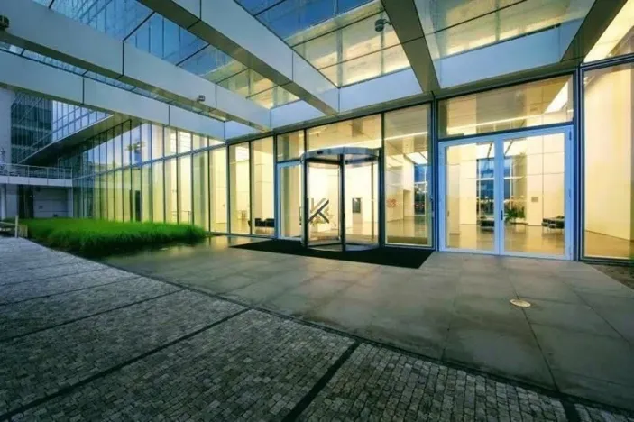 Pronájem kanceláře, Praha - Nusle, Hvězdova, 560 m2