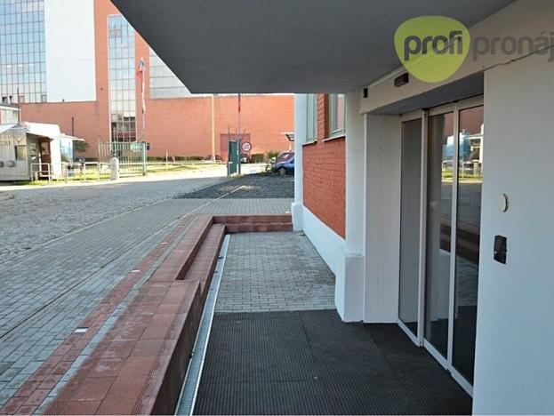 Pronájem skladu, Zlín, Šedesátá, 374 m2