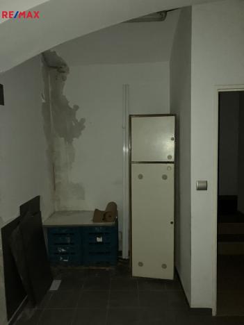 Prodej obchodního prostoru, Karlovy Vary, Bulharská, 92 m2