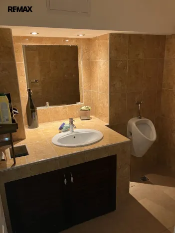 Prodej obchodního prostoru, Karlovy Vary, Bulharská, 92 m2