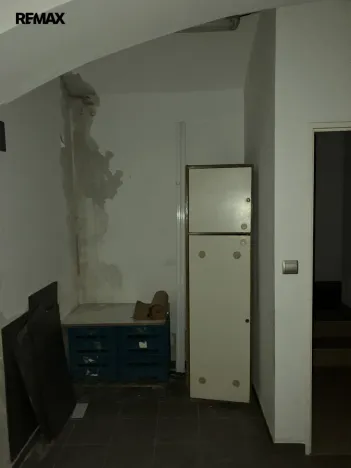 Prodej obchodního prostoru, Karlovy Vary, Bulharská, 92 m2