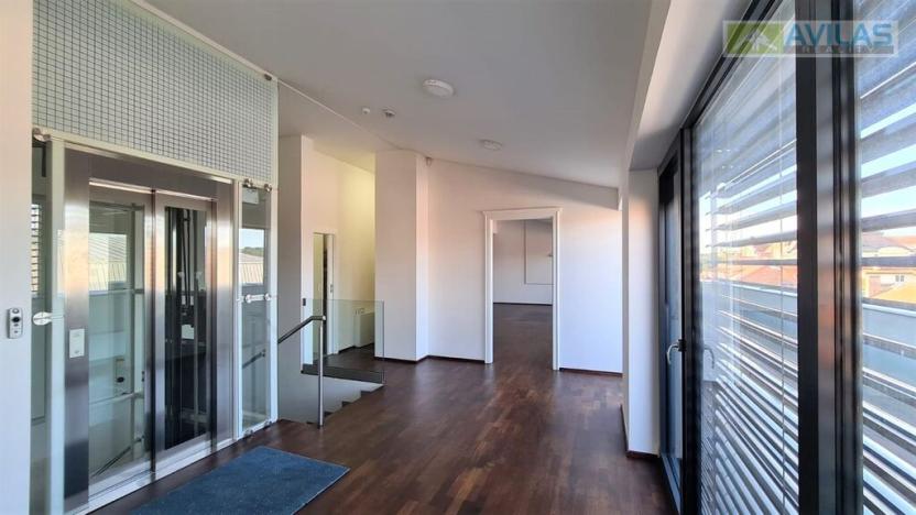 Pronájem kanceláře, Benešov, 130 m2