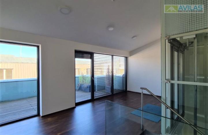 Pronájem kanceláře, Benešov, 130 m2