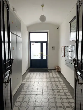 Pronájem bytu 1+kk, Praha - Libeň, Pod Labuťkou, 19 m2