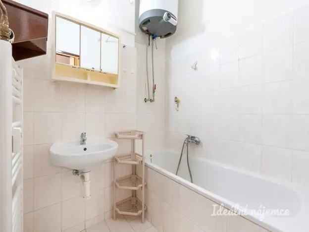 Pronájem bytu 2+1, Praha - Břevnov, Bělohorská, 53 m2
