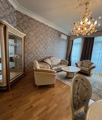 Prodej bytu 4+1, Karlovy Vary, Divadelní náměstí, 145 m2