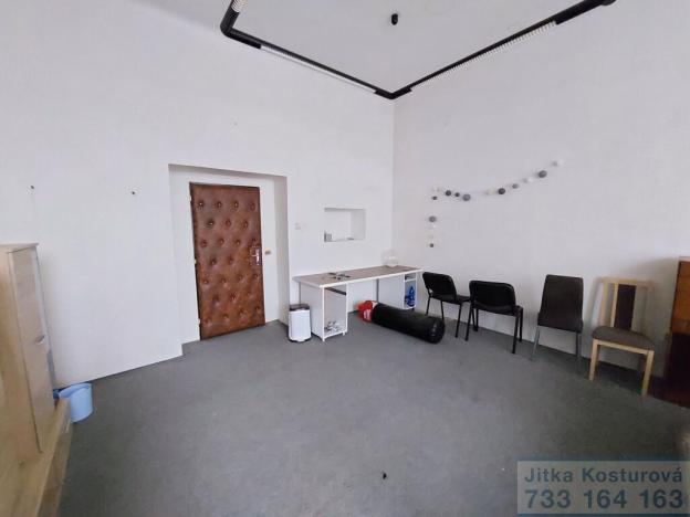 Pronájem kanceláře, Krnov - Pod Bezručovým vrchem, Hlubčická, 22 m2